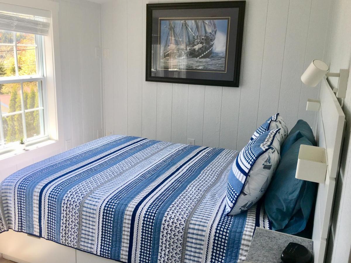 Larinda'S Landing Oceanfront Cottages Halifax Exterior photo