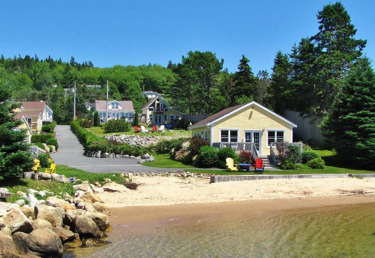Larinda'S Landing Oceanfront Cottages Halifax Exterior photo